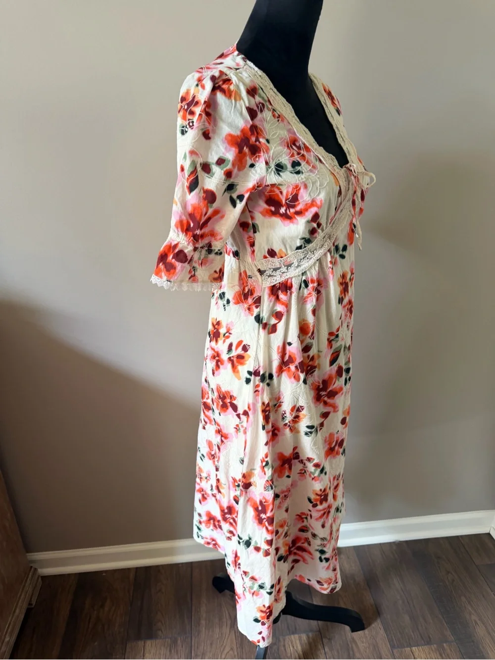 Sam Edelman Floral Lace-Trim Embroidered Midi Dress in Cream and Coral XSmall